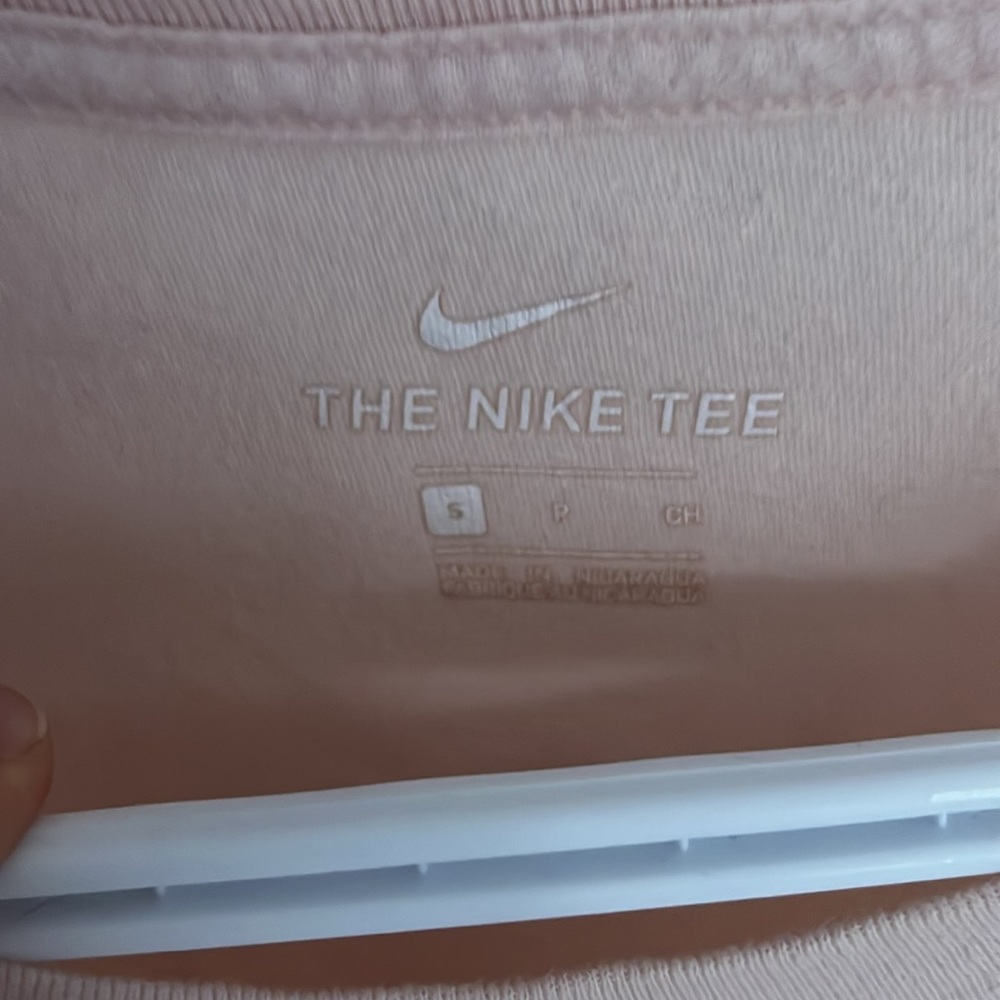 Nike tee - Picture 2 of 3